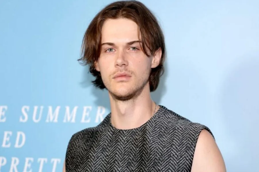 Christopher Briney Age: Biography, Career, Movies, and Rising Fame Christopher Briney Age