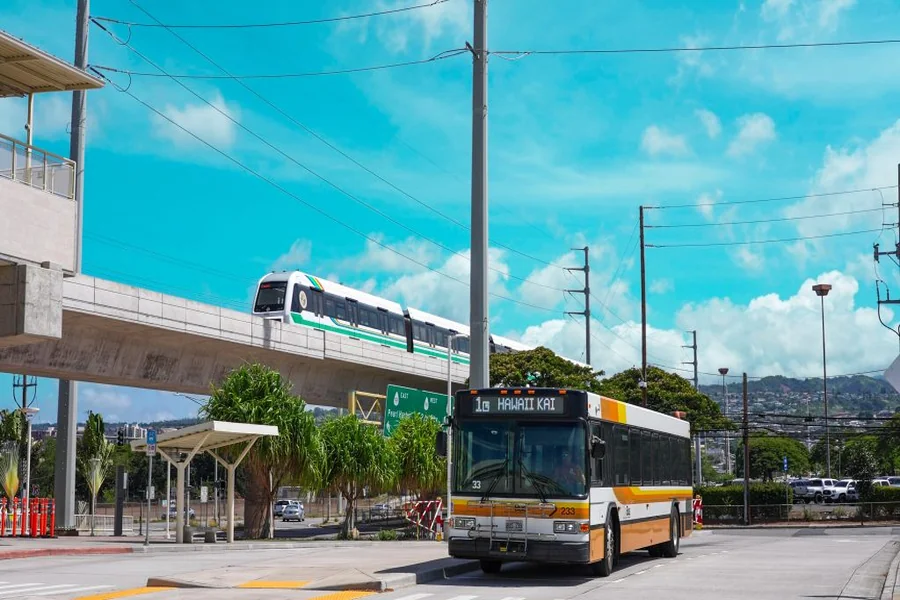 Why Hawaii’s Biggest Island Has the Worst Transportation Tech Infrastructure Island Has